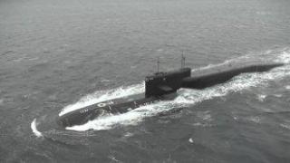 Русия изпрати подводница да брани танкера, преследван от САЩ